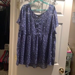 Light blue shirt sleeve top